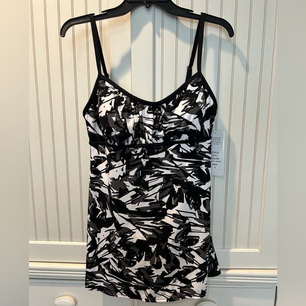 Black and White Fitted Graphic Camisole One Piece